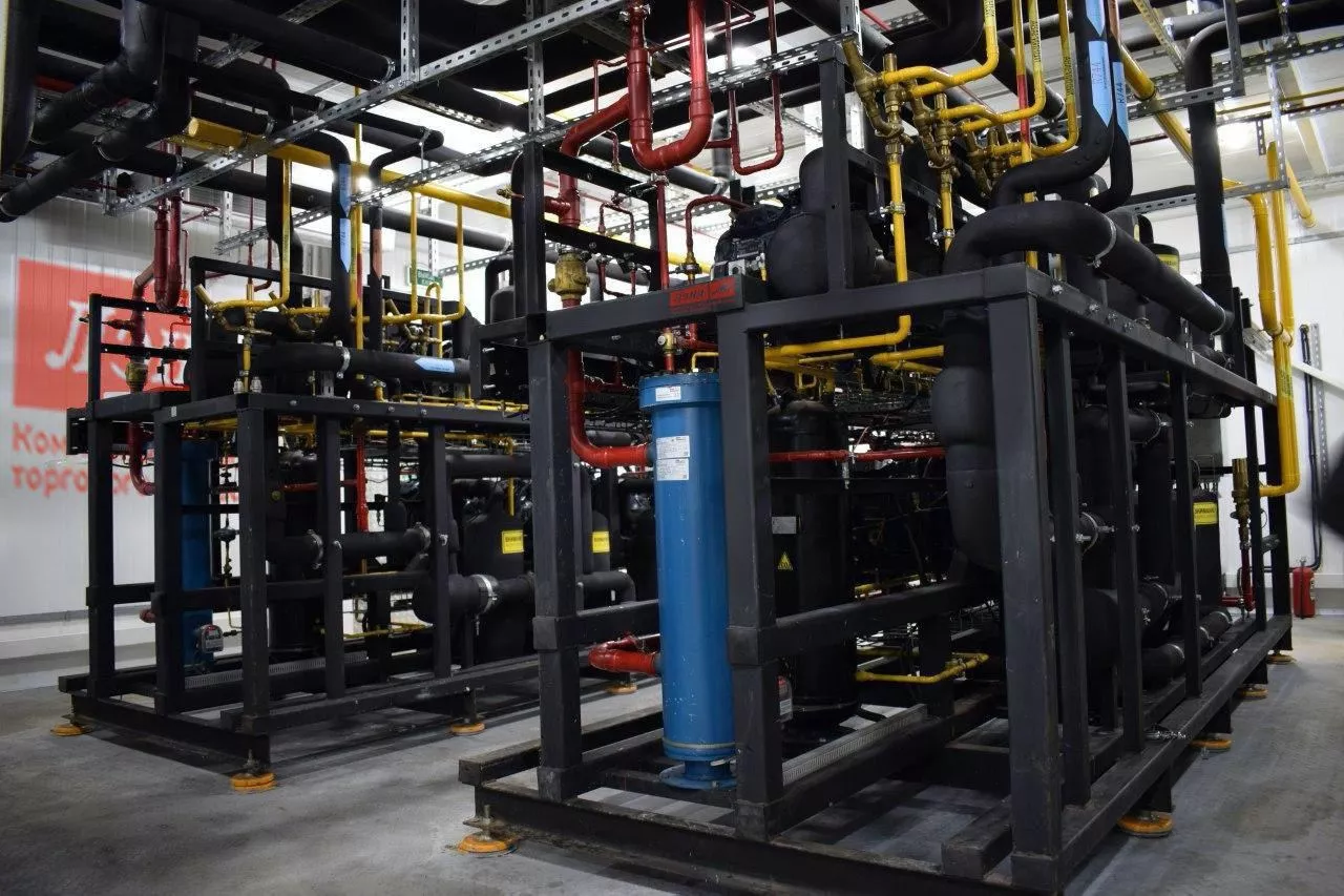 Experience in the implementation of a transcritical carbon dioxide refrigeration unit in the Auchan chain store in Pushkino